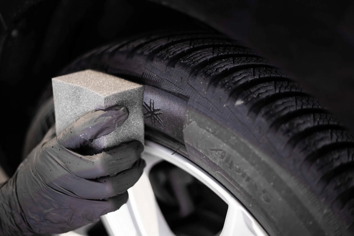 1. Bumper & Tyre Care 500ml | Bandenzwart